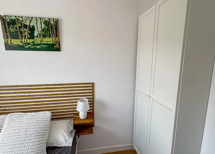 Cozy 1 Bedroom Apartment *